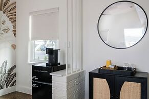 Haleys Court Boutique Motel
