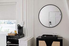 Haleys Court Boutique Motel