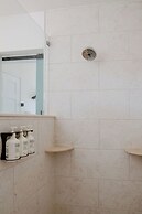 Haleys Court Boutique Motel