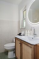 Haleys Court Boutique Motel