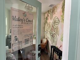 Haleys Court Boutique Motel