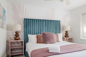 Haleys Court Boutique Motel