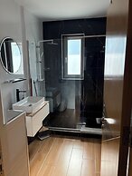 Signature Promenada Hotel-Apartments 2