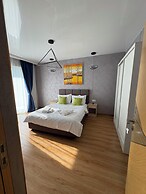 Signature Promenada Hotel-Apartments 2