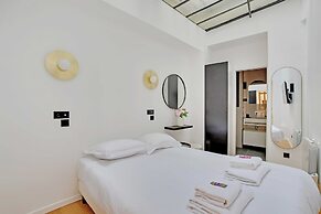 Authentic apt - 2br/6p - Rue des Martyrs - Opera