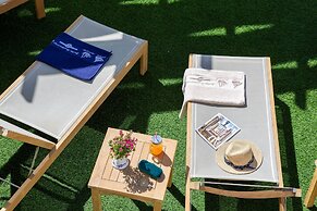 Stunning Villa Scorpaena w swimming pool