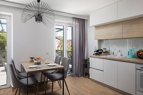 Stunning Villa Scorpaena w swimming pool