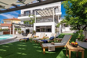 Stunning Villa Scorpaena w swimming pool