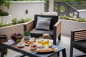 Stunning Villa Scorpaena w swimming pool