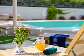 Stunning Villa Scorpaena w swimming pool