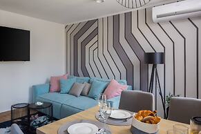 Stunning Villa Scorpaena w swimming pool