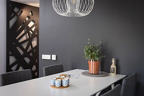 Stunning Villa Scorpaena w swimming pool