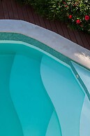 Stunning Villa Scorpaena w swimming pool