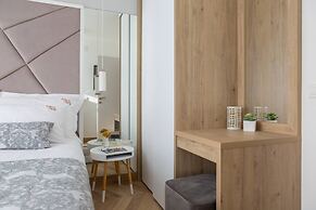 Stunning Villa Scorpaena w swimming pool