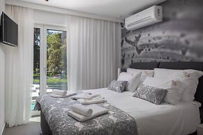 Stunning Villa Scorpaena w swimming pool