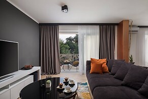 Stunning Villa Scorpaena w swimming pool