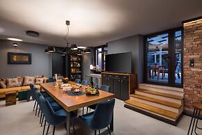 Stunning Villa Scorpaena w swimming pool