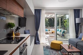 Stunning Villa Scorpaena w swimming pool