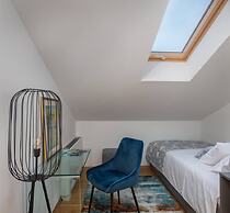 Stunning Villa Scorpaena w swimming pool