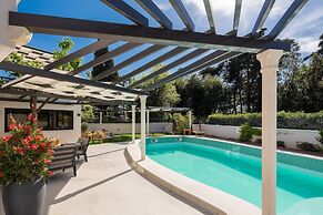 Stunning Villa Scorpaena w swimming pool