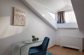 Stunning Villa Scorpaena w swimming pool