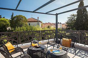 Stunning Villa Scorpaena w swimming pool