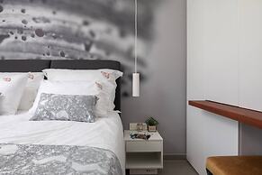 Stunning Villa Scorpaena w swimming pool