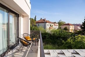 Stunning Villa Scorpaena w swimming pool