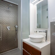 Stunning Villa Scorpaena w swimming pool