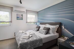 Stunning Villa Scorpaena w swimming pool