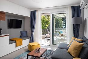 Stunning Villa Scorpaena w swimming pool