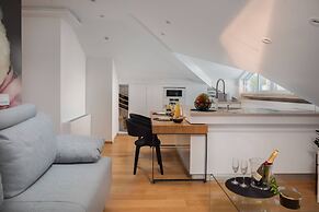 Stunning Villa Scorpaena w swimming pool