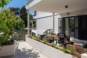 Stunning Villa Scorpaena w swimming pool