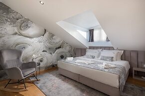 Stunning Villa Scorpaena w swimming pool