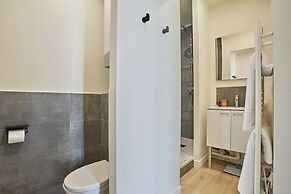 Apartment in the Center of Paris/montmartre