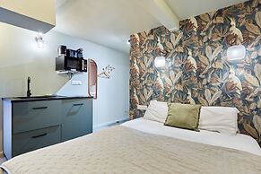 Charming Studio Center of Paris