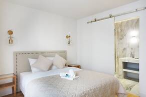 Luxurious and new Apartment in the Center of Paris