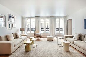 Luxurious and new Apartment in the Center of Paris
