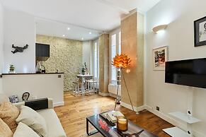 Charming 1 Bedroom Apartment Eiffel Tower