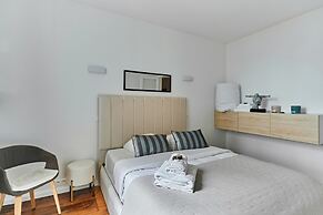 Charming 1 Bedroom Apartment Eiffel Tower