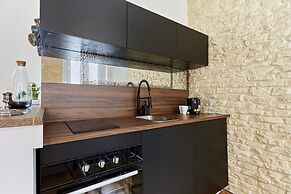 Charming 1 Bedroom Apartment Eiffel Tower