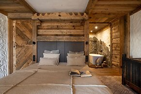 Mountain Shelter Salamandra