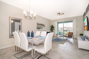 Elegant 2bed Condo in Storey Lake Prime Location