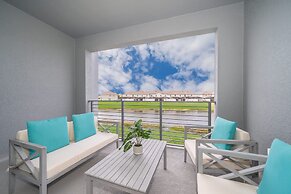 Elegant 2bed Condo in Storey Lake Prime Location