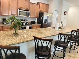 4bed Home in Storey Lake With Private Pool