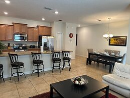 4bed Home in Storey Lake With Private Pool