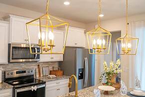 Amazing 5 Suite Home With Resort-style Amenities