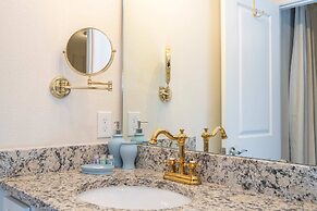 Amazing 5 Suite Home With Resort-style Amenities