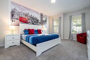 Beautiful 5 Bed Home in Solara With Private Pool