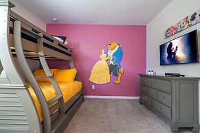 Beautiful 5 Bed Home in Solara With Private Pool